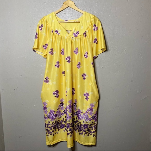 Vintage Other - VTG. Yellow Purple Floral Plus Size House Dress MuuMuu Size XL